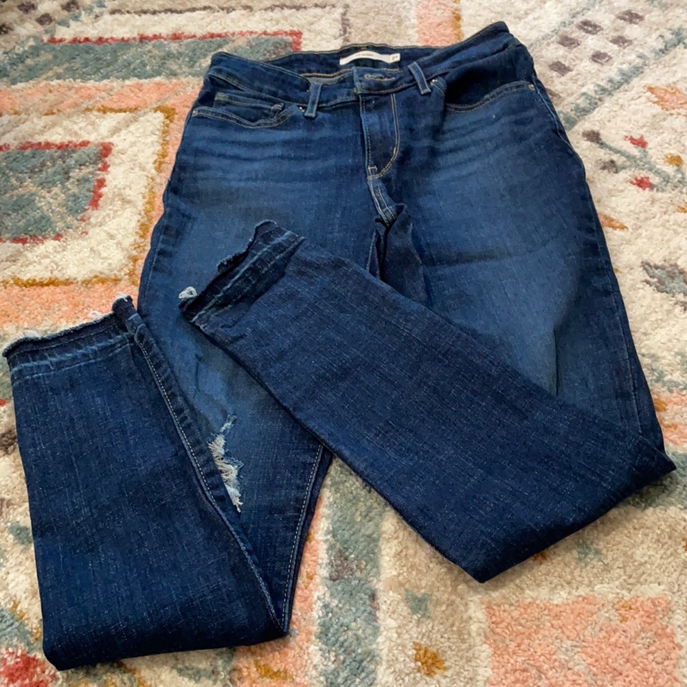 Levi cutoff jeans